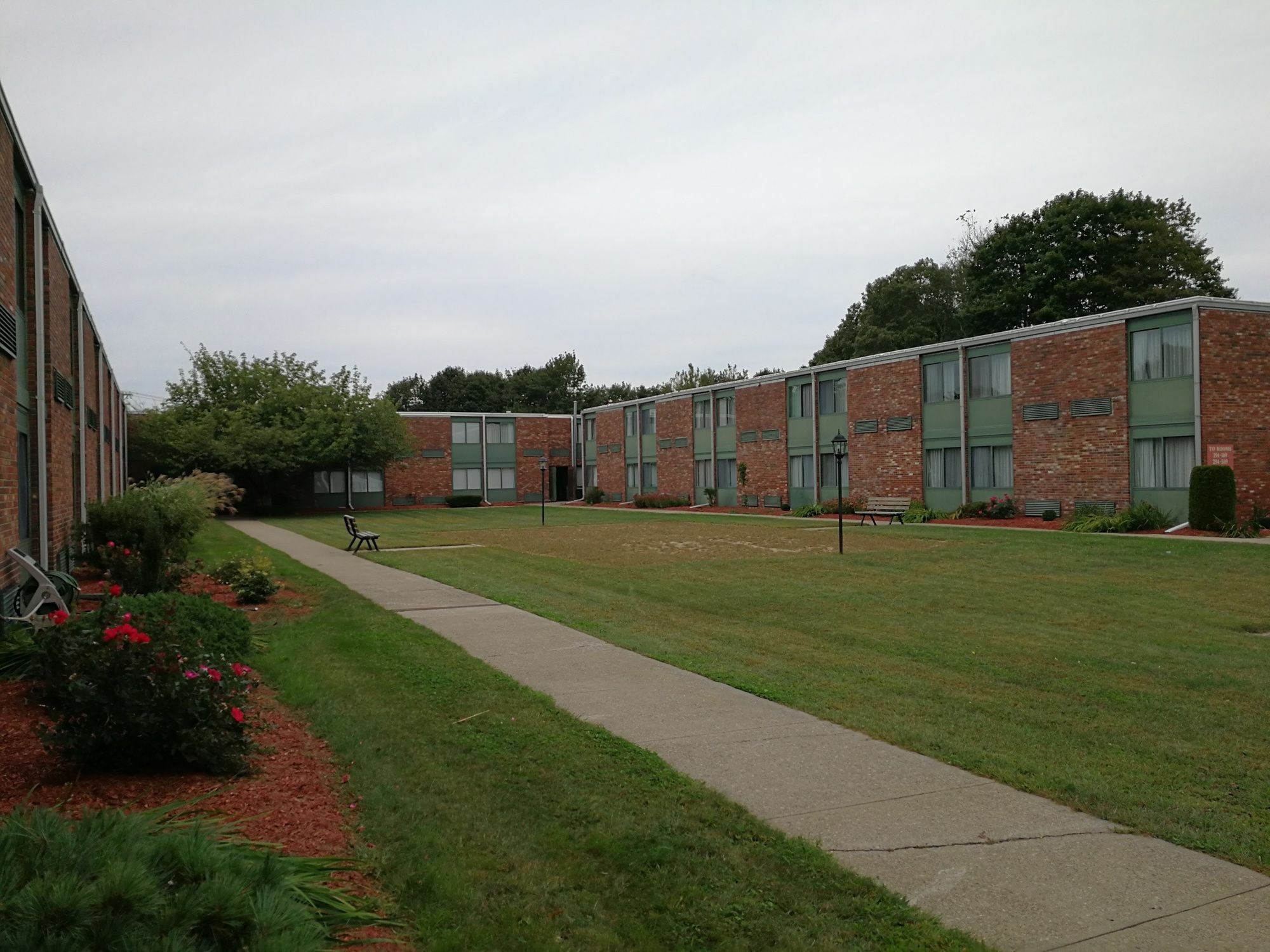 Mystic River Hotel & Suites Exterior photo